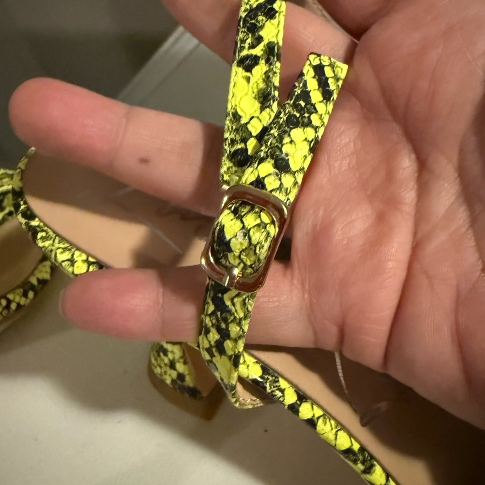 London Rag Women's Cherry Tart Yellow Snake Print Spool Heel Sandal size 9 - Picture 8 of 13